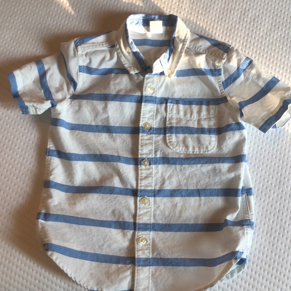 Gap shirt sleeve shirt